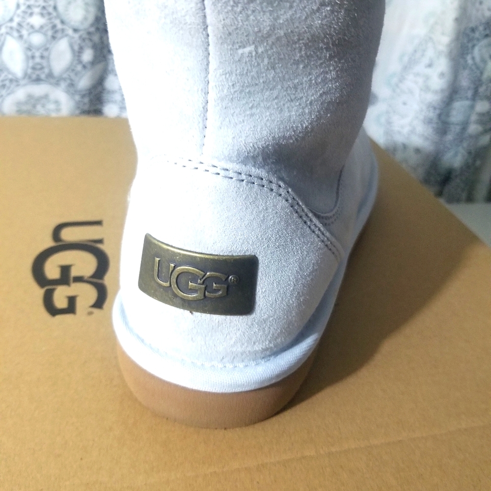 UGG boots light gray size 8 (new)
